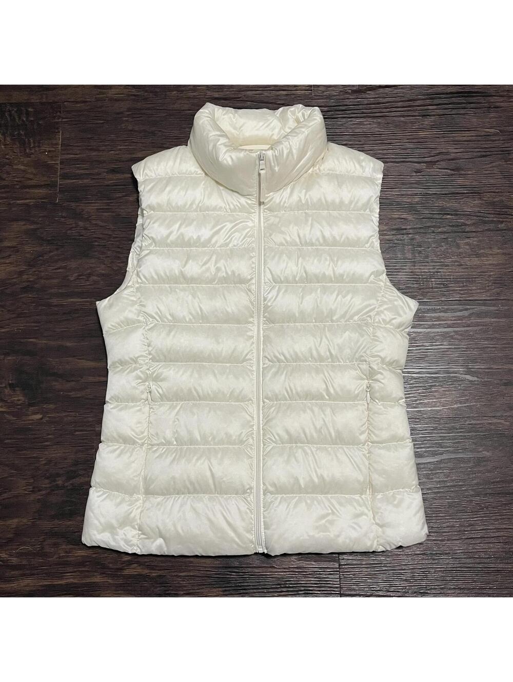 Uniqlo Womens Ultra Light Down Vest Ivory Cream Size XXS